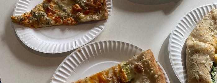 Screamer’s Pizzeria is one of Food: Outer Boroughs.