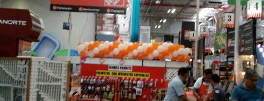 The Home Depot is one of Lugares favoritos de Milton.