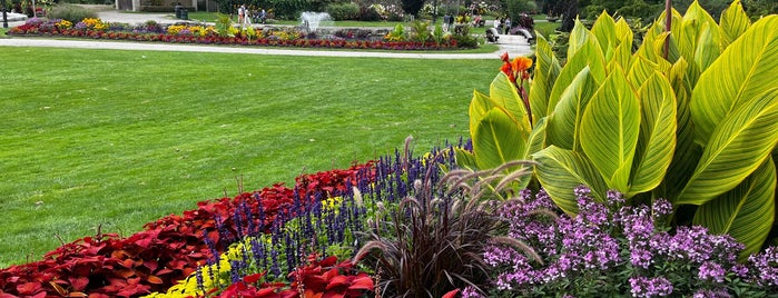 Gairloch Gardens is one of Oakville/Burlington to-do, eat and visit.