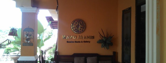 Kayu Manis Garden Resto & Gallery is one of Top 10 dinner spots in Pekan Baru, Indonesia.