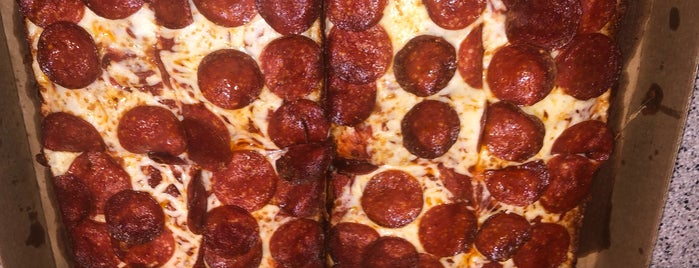 Little Caesars Pizza is one of Locais curtidos por Amy.