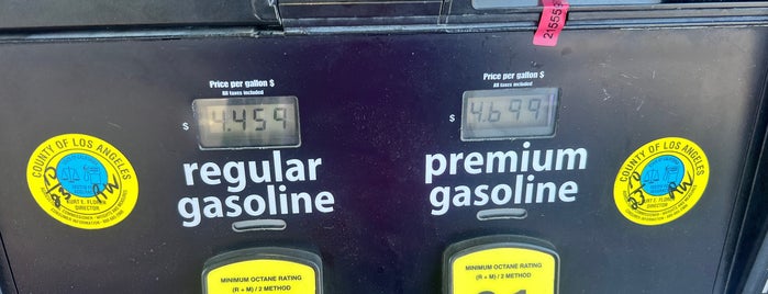 Costco Gasoline is one of Lugares favoritos de Ross.