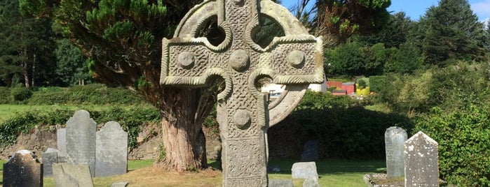 the Crosses of Ahenny is one of Lieux qui ont plu à Frank.