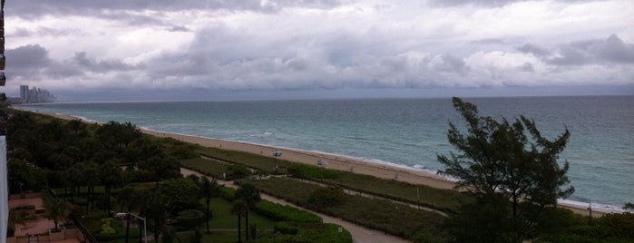 Howard Johnson Plaza Hotel Dezerland Beach Miami is one of Contiki Grand Southern Hotels.