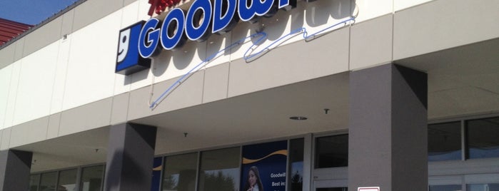 Goodwill is one of สถานที่ที่ Jackie ถูกใจ.