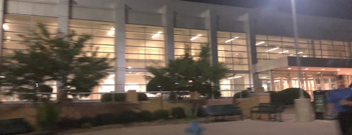 Pohl Recreation Center is one of UNT Buildings.