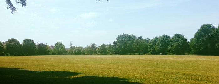 Southern Road Recreation Ground is one of Tempat yang Disukai Carl.