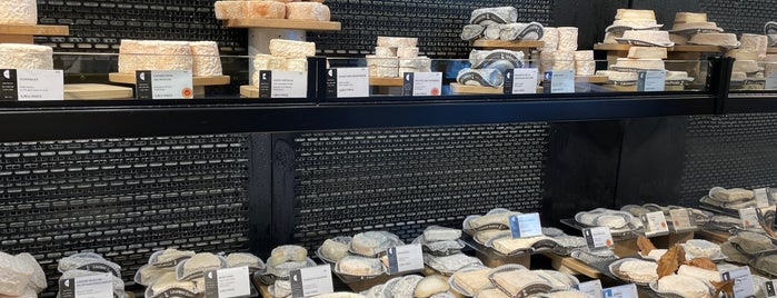 Fromagerie Laurent Dubois is one of Paris Right Bank.