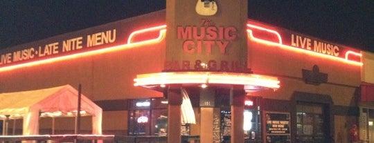 Music City Bar and Grill is one of Lugares favoritos de Jessica.