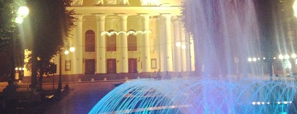 Театральная площадь is one of Lugares favoritos de Dmitry.