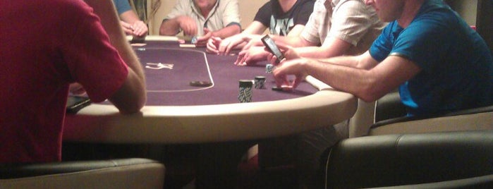 Set Poker Club is one of Artyom : понравившиеся места.