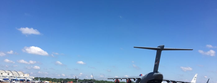 Millington Regional Jetport (NQA) is one of Jen'in Beğendiği Mekanlar.
