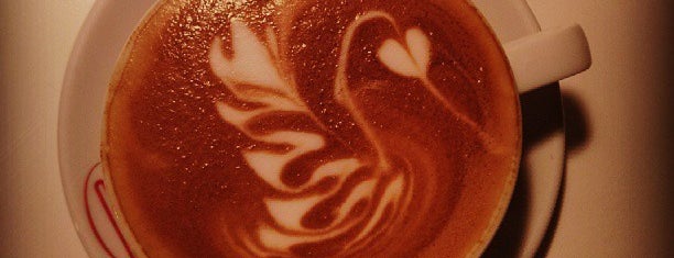 Il Caffè is one of Posti che sono piaciuti a Sasha.