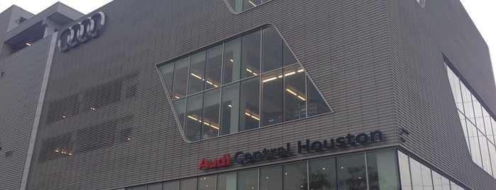 Audi Central Houston is one of Lugares favoritos de Phil.