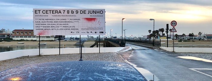 Ponte da Praia de Faro is one of Lieux qui ont plu à Jeff.