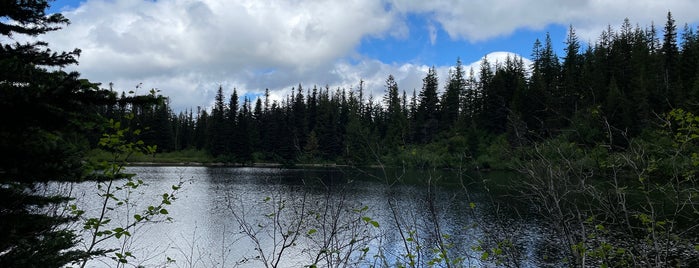 Mirror Lake is one of Oregon Faves.