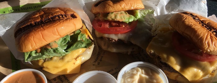 BURGERFI is one of Anthony 님이 좋아한 장소.