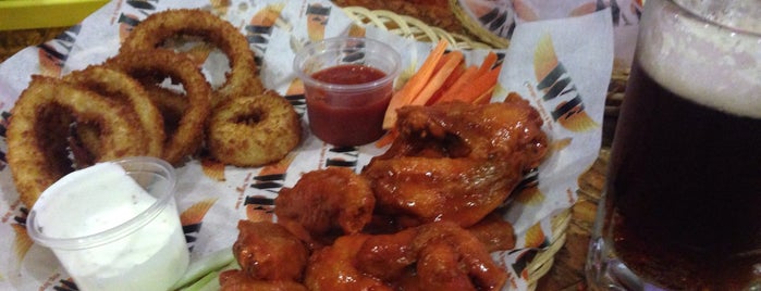 Wings Factory is one of Bares de Alitas GDL.
