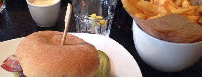 Ellis Gourmet Burger is one of The Ab-Fab foodie trail of Leuven.