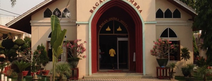 Bagan Umbra Hotel is one of Tempat yang Disukai Ahmet.