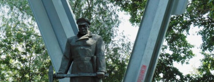 Monument to soldiers-railwaymen is one of Скульптуры и памятники  на улицах Н.Новгорода.