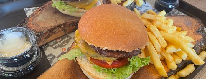 Fatty Dab's Burger Shack is one of Sana.