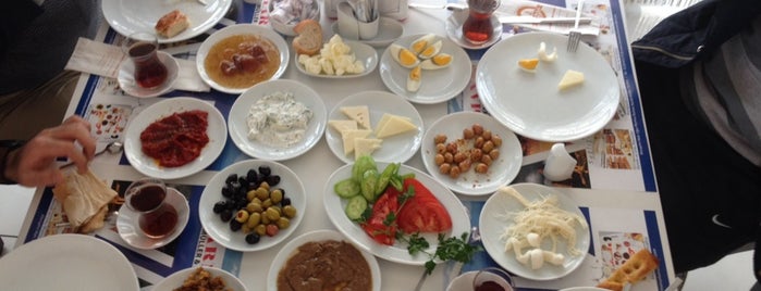 Van Kahvaltı Mekanı is one of Lugares favoritos de şule.
