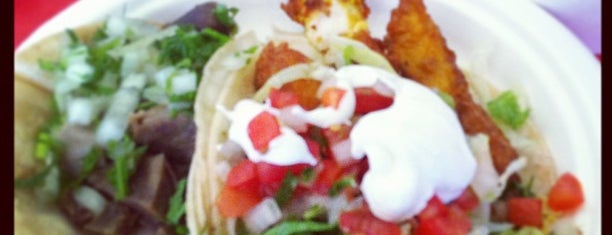 Tacos Por Favor is one of LA 🏄🏽.