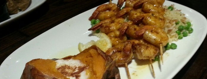 LongHorn Steakhouse is one of Locais curtidos por Estefania.