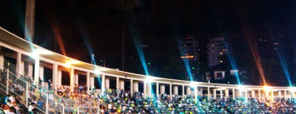 Estádio Municipal Paulo Machado de Carvalho (Pacaembu) is one of Melhores de SP.