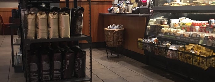 Starbucks is one of Omi : понравившиеся места.