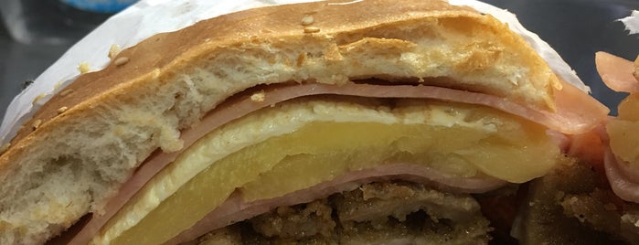 Tortas El Hipódromo is one of ivanuh 님이 좋아한 장소.