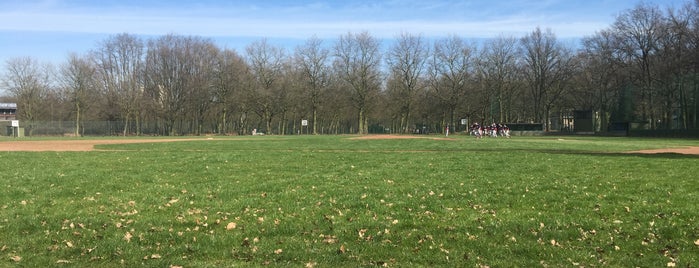Royal Antwerp Eagles is one of Tempat yang Disukai Gabi.