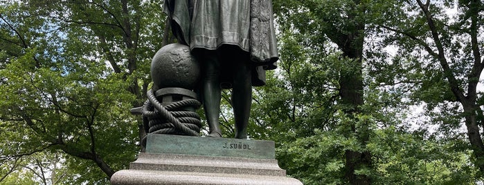 Columbus Statue is one of Vegan yorker trip.