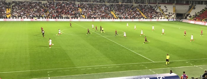 Gaziantep Stadyumu is one of dede_murat'ın Beğendiği Mekanlar.