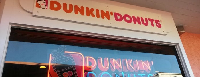 Dunkin' is one of Posti che sono piaciuti a Giovanna.