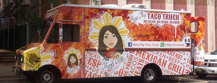 Mexi-Flip Taco Truck is one of สถานที่ที่บันทึกไว้ของ Kimmie.