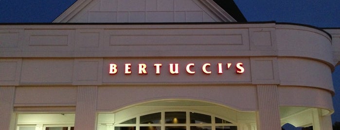 Bertucci's is one of Orte, die Nicole gefallen.