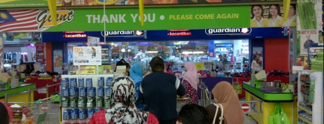 Giant Hypermarket is one of Kuala Terengganu.