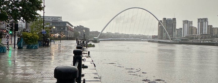 Newcastle Upon Tyne is one of Hadrian's Wall (West to East).