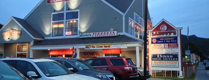 Enzo's Pizzeria & Restaurant is one of สถานที่ที่ Todd ถูกใจ.