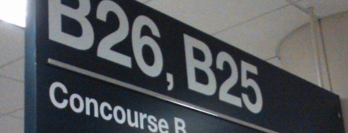 Gate B25 is one of สถานที่ที่ Tammy ถูกใจ.