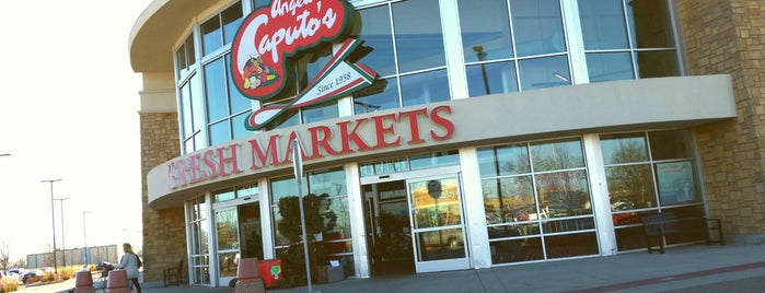Angelo Caputo's Fresh Markets is one of สถานที่ที่ Mark ถูกใจ.
