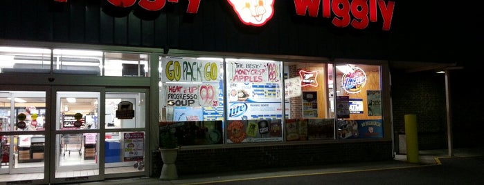 Piggly Wiggly is one of Mikeさんのお気に入りスポット.
