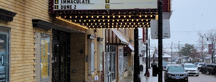 Classic Cinemas Woodstock Theater is one of Premiere Lounge.