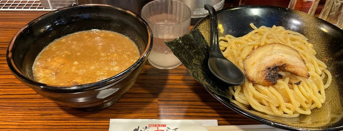 麺食い 慎太郎 is one of 都庁前のカフェ.