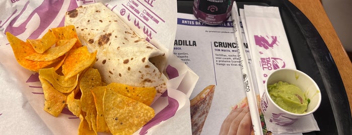Taco Bell is one of Lanches.