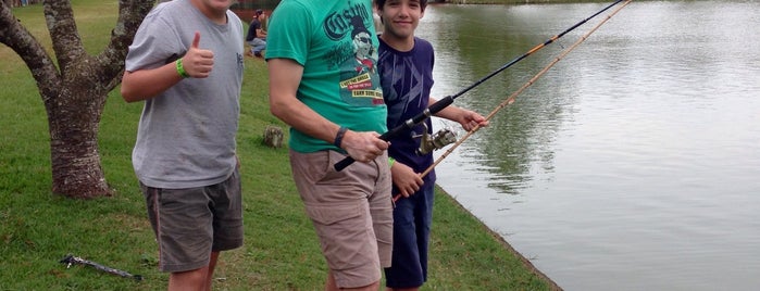 Fishing Park is one of Locais curtidos por Isabella.