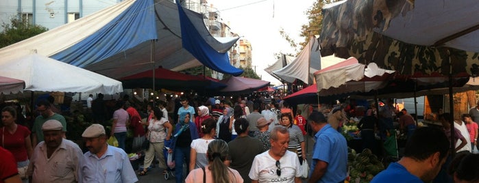 Salı Pazarı is one of สถานที่ที่ Sedef ถูกใจ.