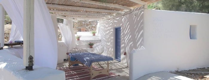 Beach House Antiparos is one of Lugares favoritos de Stavria.